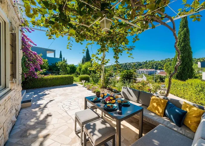 Ellanna Appartement *